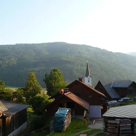 玛丽亚度假屋 *